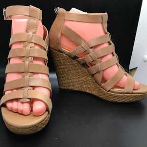 Jessica Simpson Wedges ✨